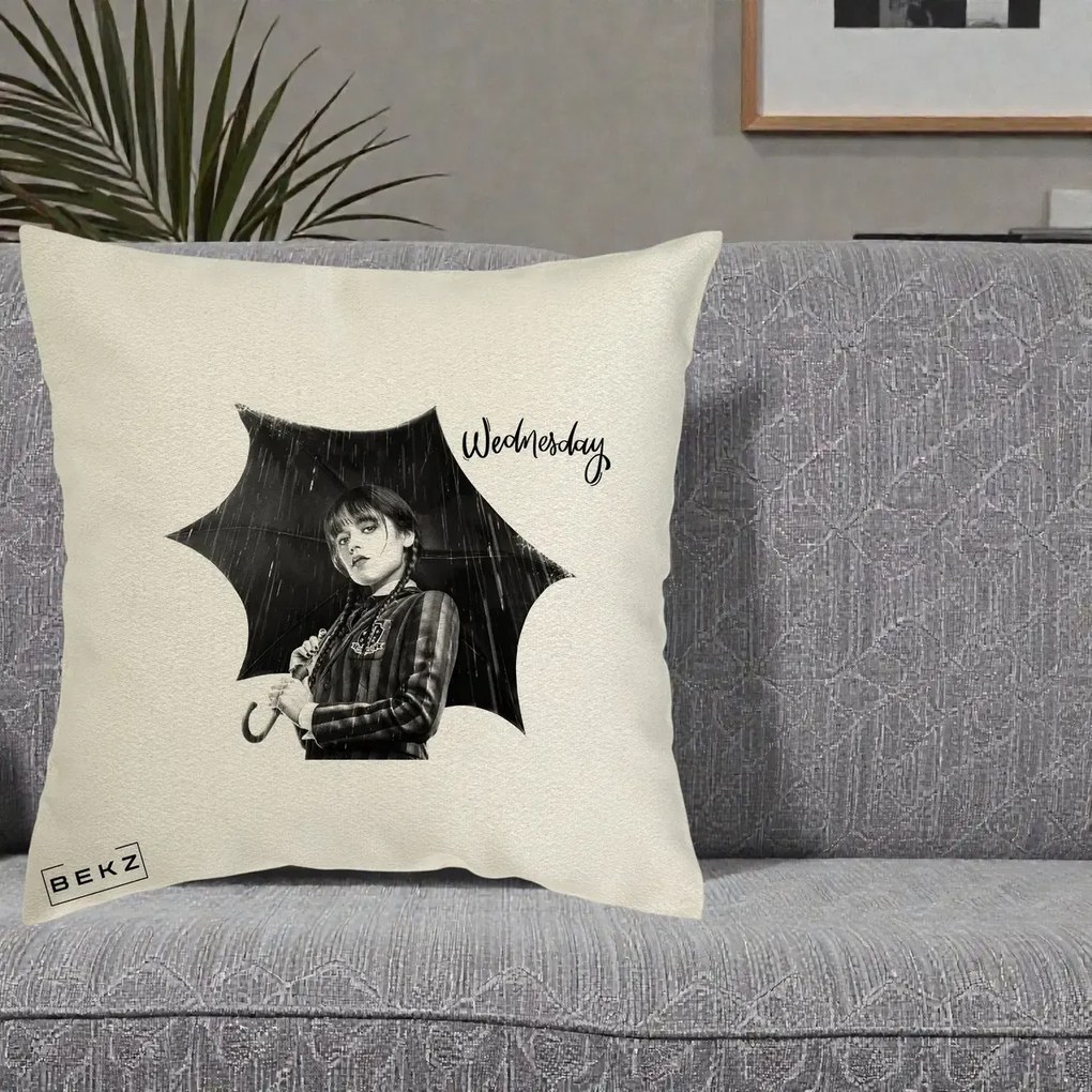Perna Personalizata Wednesday Addams cu Umbrela Foto, 40x40 cm, Ecru, Husa Detasabila, Perna Inclusa, BEKZ®