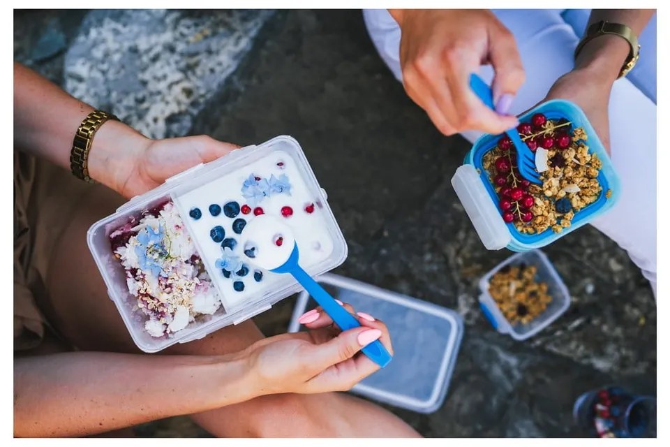 Cutie pentru prânz cu tacâmuri Vialli Design, 650ml+230m, verde