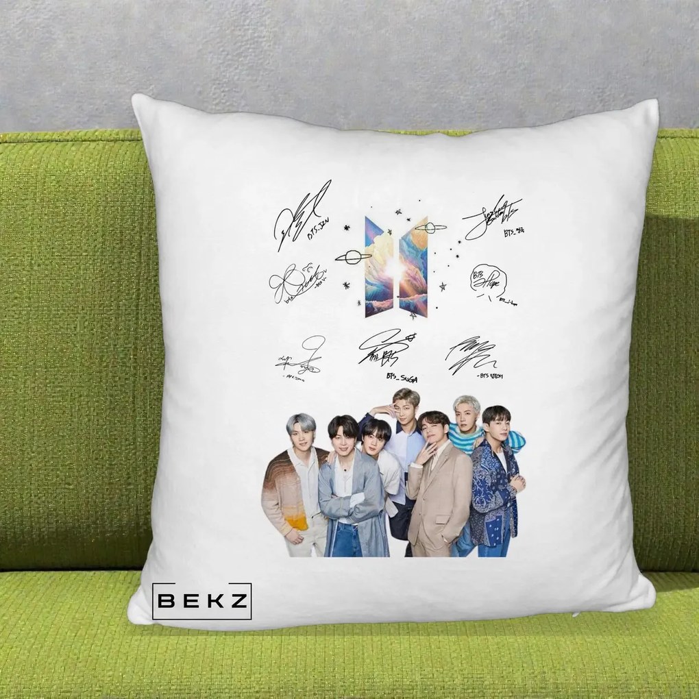 Perna Personalizata K-pop BTS Autografe Toti Membrii Fotografie, 40x40 cm, Alb Pufos, Husa Detasabila, Perna Inclusa, BEKZ®