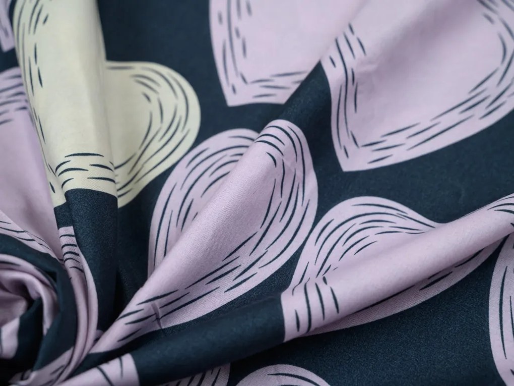 Lenjerie din microfibra VIOLET HEARTS mov deschis Dimensiune lenjerie de pat: 2 buc 70 x 80 cm | 160 x 200 cm