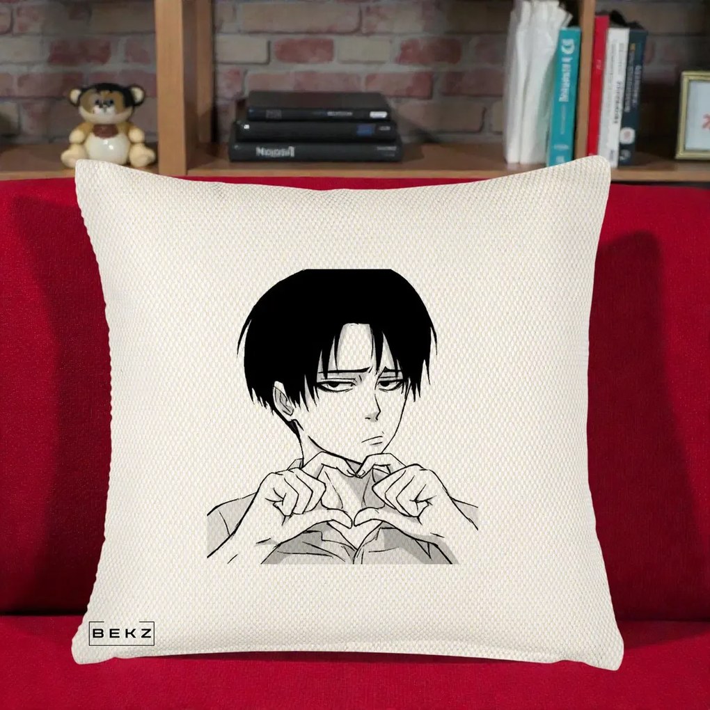 Perna Personalizata Levi Ackerman Inima, 40x40 cm, Crem Reliefat, Husa Detasabila, Perna Inclusa, BEKZ®