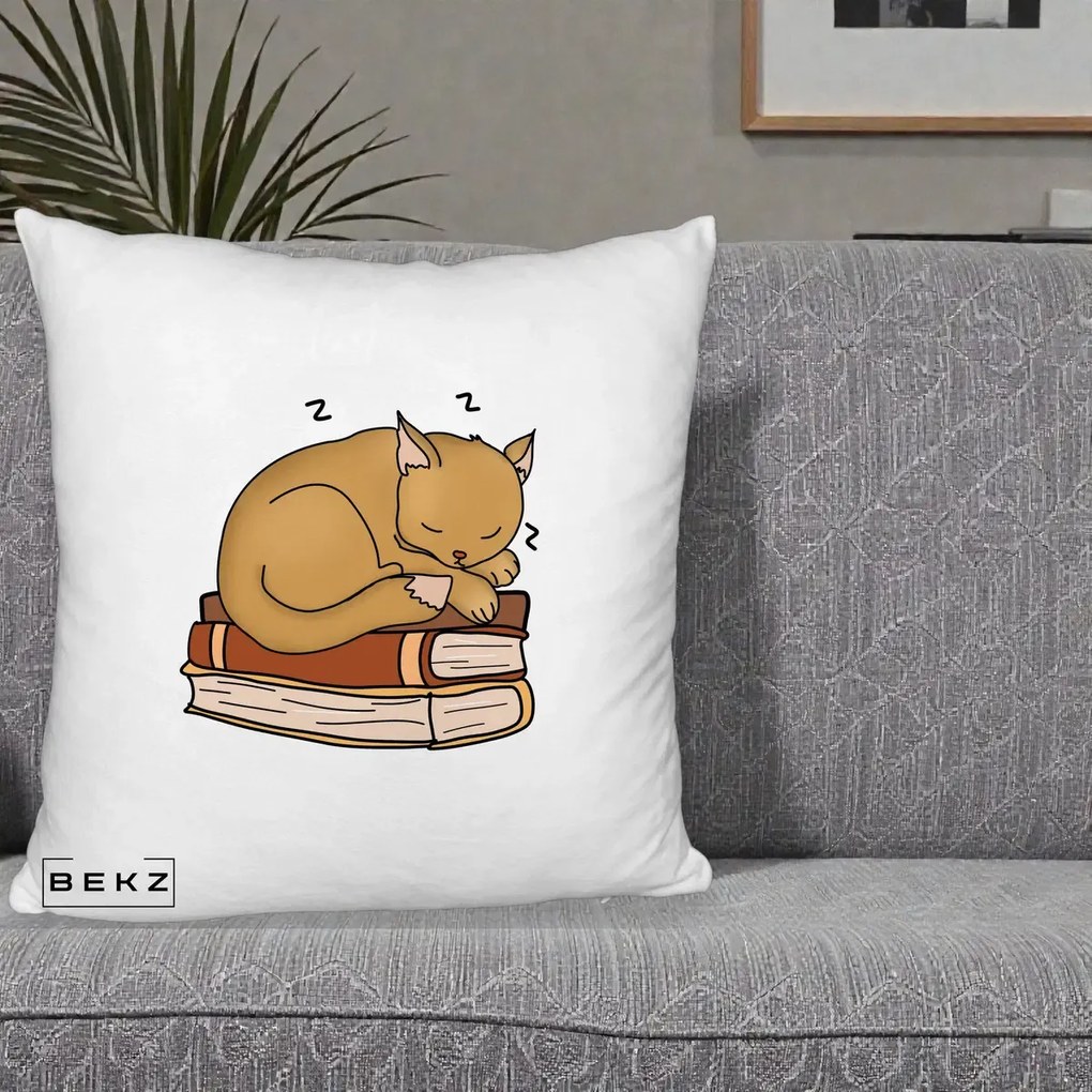 Perna Decorativa Pisica Adormita pe Carti, 40x40 cm, Alb Pufos, Husa Detasabila, Perna Inclusa, BEKZ®
