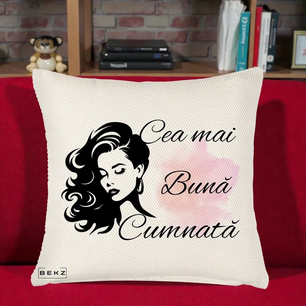 Cadou pentru Cumnata - Perna Personalizata Cea mai Buna Cumnata cu Silueta Dama si Pete Roz, 40x40 cm, Crem Reliefat, Husa Detasabila, Perna Inclusa, BEKZ®
