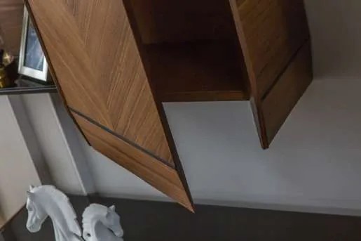 Set mobilier aden cu masa extensibila, comoda tv, cosola, etajera de perete cu polita si oglinda