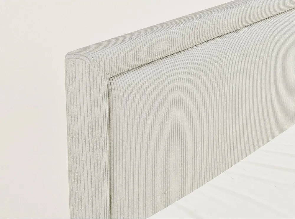 Pat boxspring crem cu spațiu de depozitare 200x200 cm Fresco – Maison de Rêve