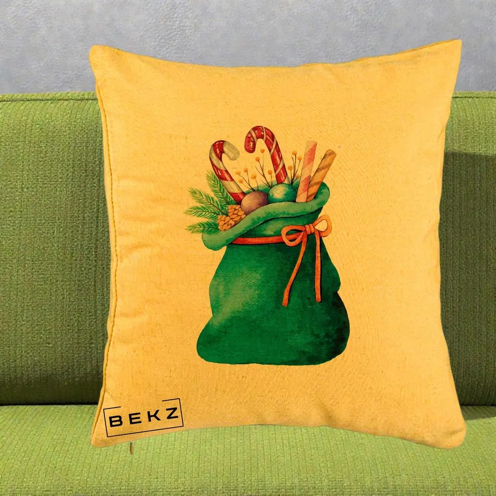 Perna Decorativa Saculet Cadouri Mos Craciun Acuarela Verde, 40x40 cm, Galben, Husa Detasabila, Perna Inclusa, BEKZ®