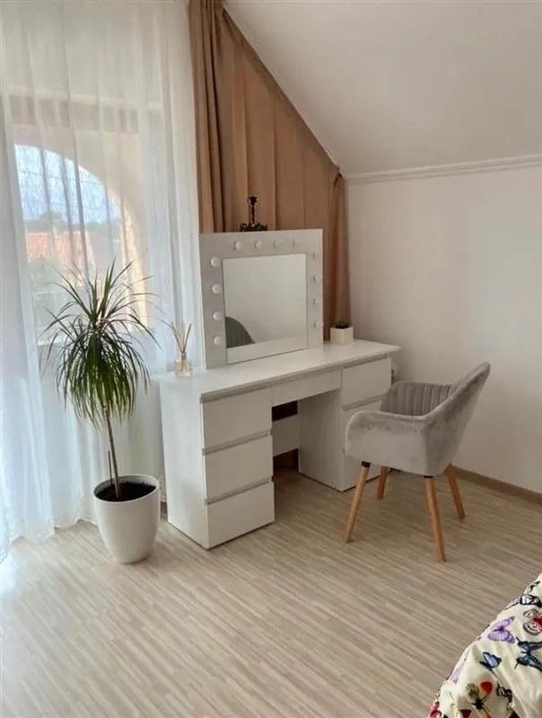 Masuta machiaj cu Oglinda LED si 7 Sertare pentru Cosmetice, Set Masa toaleta 120 cm, Alb, masuta cosmetica, vanity - SEA516