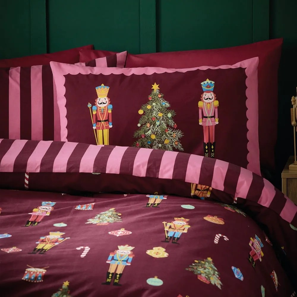 Lenjerie de pat roz-mov pentru pat dublu 200x200 cm Nutcracker Stripe – Catherine Lansfield