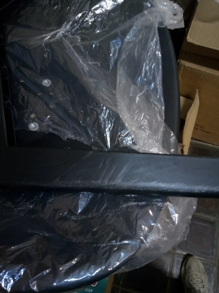 OFERTA Scaun negru BALI MARK cu picioare negre calitate II