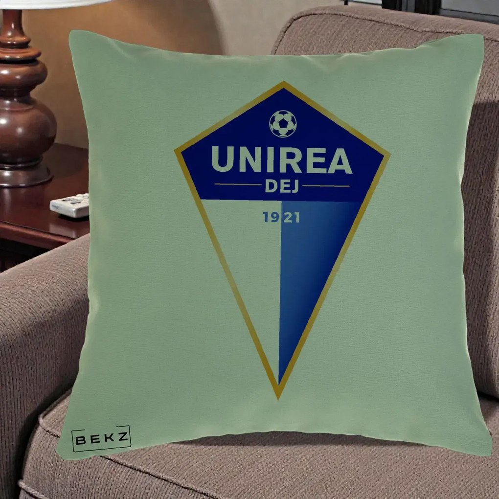 Perna Personalizata Unirea Dej 1921 Fotbal, 40x40 cm, Verde, Husa Detasabila, Perna Inclusa, BEKZ®