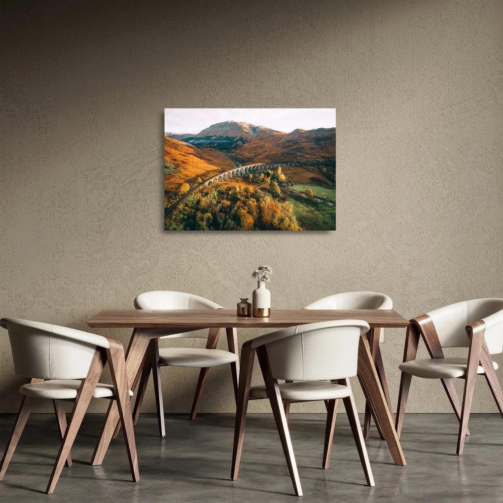 Tablou pe sticlă cu pod în valea din Scoția (70x50 cm)