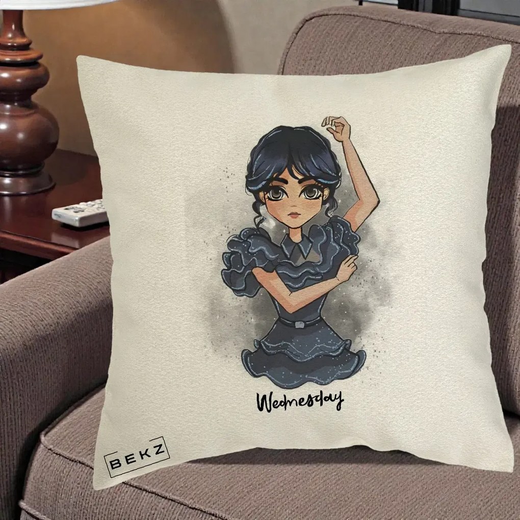 Perna Personalizata Wednesday Addams Dancing Queen, 40x40 cm, Ecru, Husa Detasabila, Perna Inclusa, BEKZ®