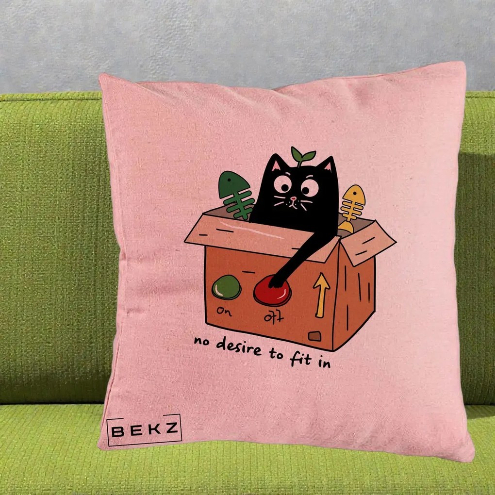 Perna Decorativa Pisica in Cutie No Desire to Fit In, 40x40 cm, Roz, Husa Detasabila, Perna Inclusa, BEKZ®