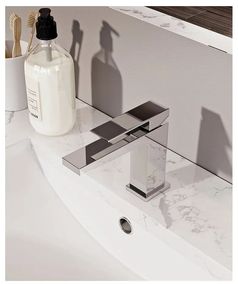 Baterie argintiu-lucios pentru chiuvetă înaltă Latus – Sapho