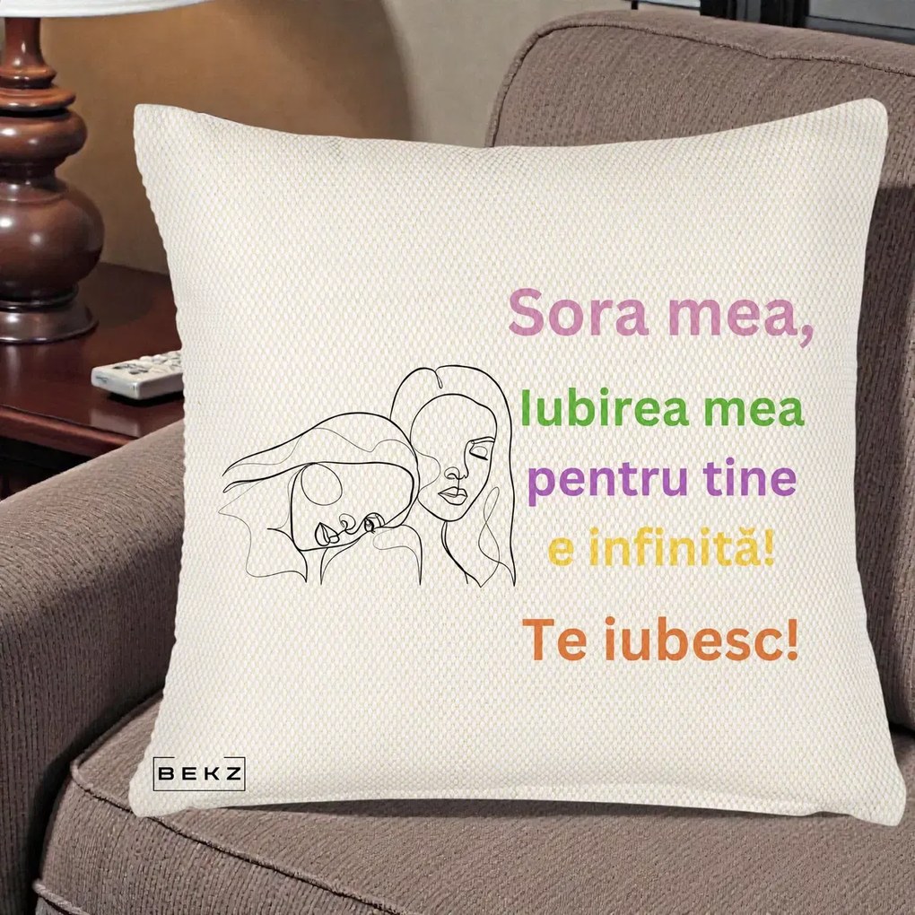 Cadou pentru Sora - Perna Personalizata Sora Mea Te Iubesc Line Art Fete Colorate Brate Ridicate, 40x40 cm, Crem Reliefat, Husa Detasabila, Perna Inclusa, BEKZ®