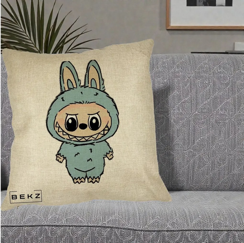 Perna Personalizata Labubu Albastru-Gri Solo, 40x40 cm, Crem, Husa Detasabila, Perna Inclusa, BEKZ®
