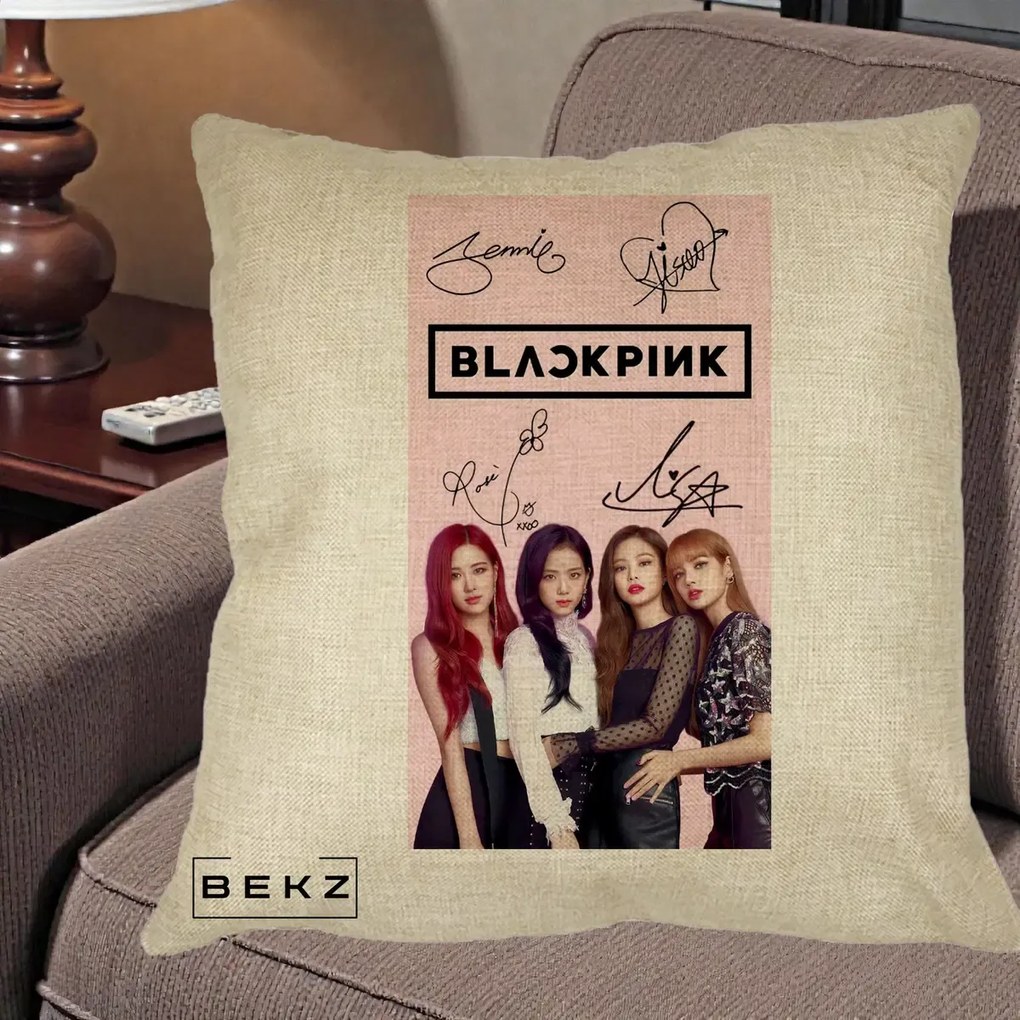 Perna Personalizata K-pop BLACKPINK Semnaturi si Foto, 40x40 cm, Crem, Husa Detasabila, Perna Inclusa, BEKZ®