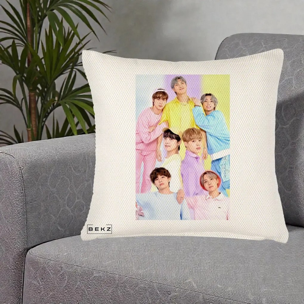 Perna Personalizata K-pop BTS Foto Grup Pastel Colorat cu 7 Membrii, 40x40 cm, Crem Reliefat, Husa Detasabila, Perna Inclusa, BEKZ®