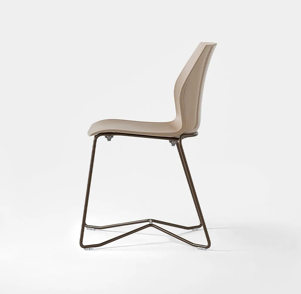 Scaun lemn masiv Kalea – cadru crossed sled