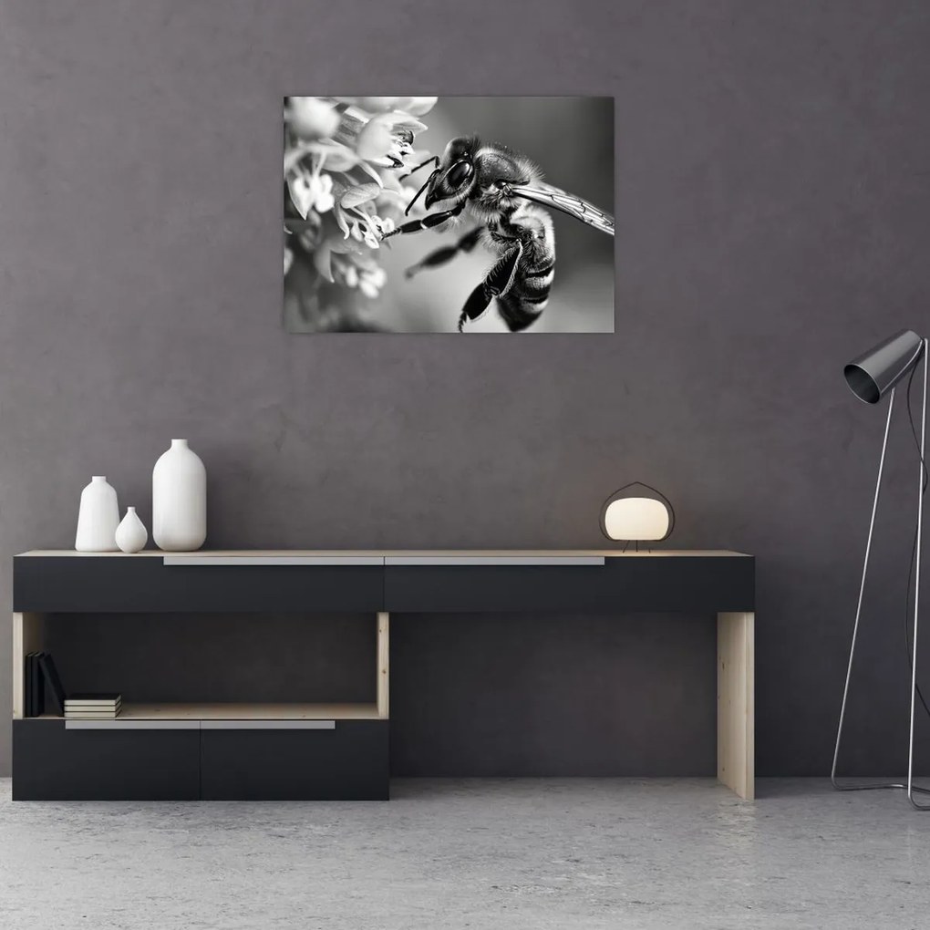 Tablou - Detaliu de albină (70x50 cm)