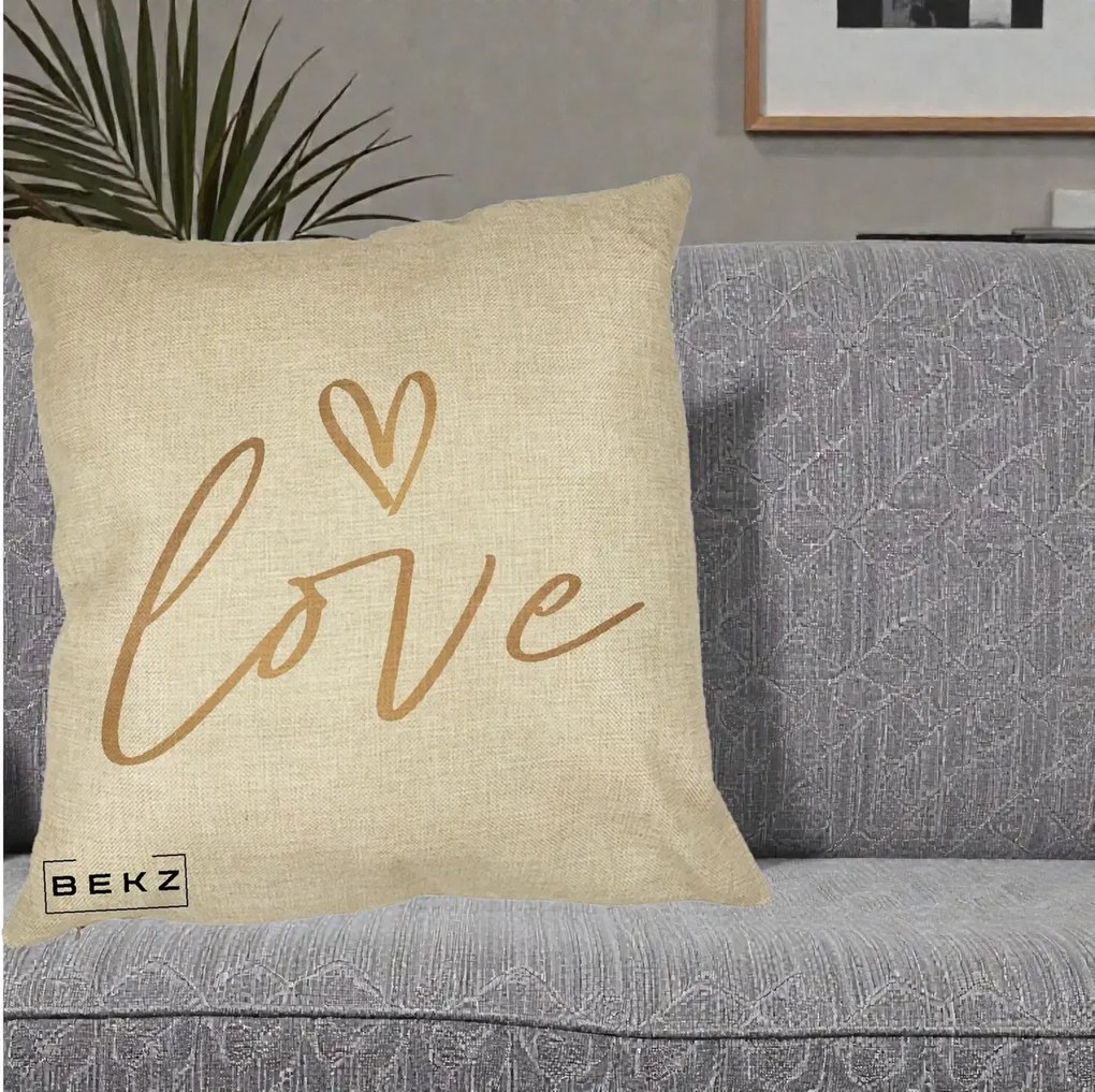Perna Decorativa Love Caligrafie Aurie, 40x40 cm, Crem, Husa Detasabila, Perna Inclusa, BEKZ®