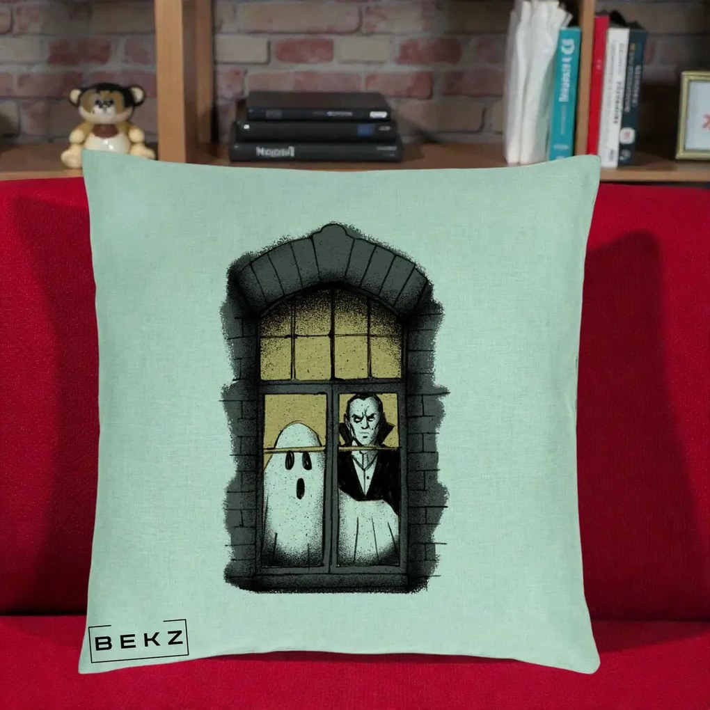 Perna Decorativa Halloween Fantoma si Dracula la Fereastra, 40x40 cm, Verde Menta, Husa Detasabila, Perna Inclusa, BEKZ®