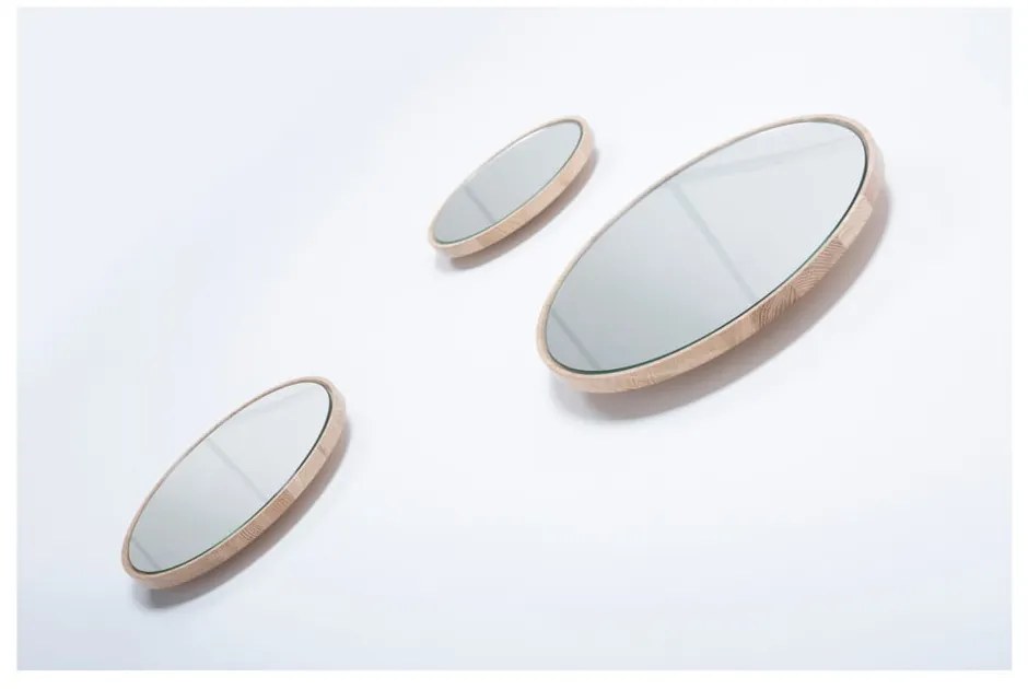 Oglindă de perete cu ramă din lemn masiv de stejar Gazzda Look, ⌀ 32 cm