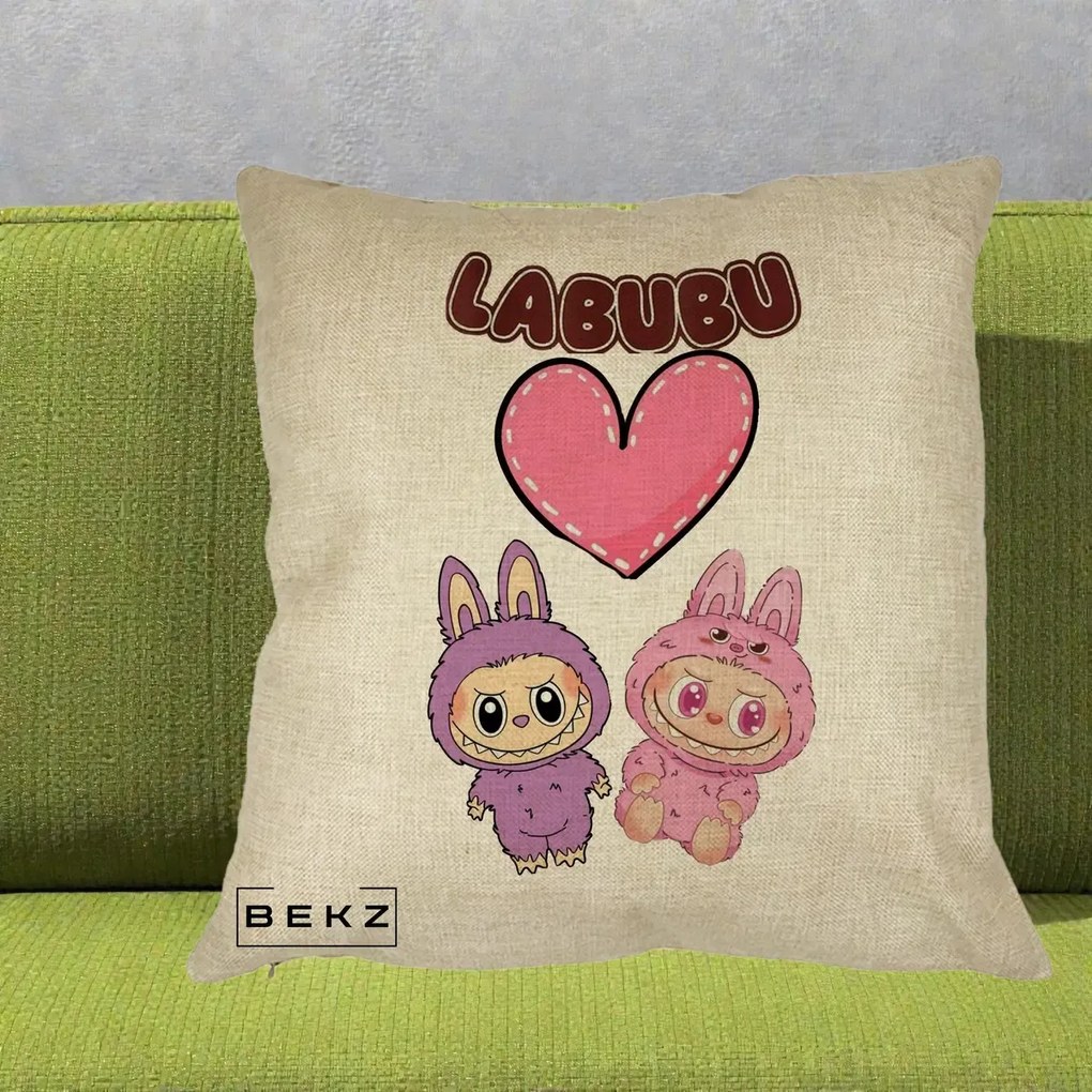 Perna Personalizata Labubu Cuplu Inima, 40x40 cm, Crem, Husa Detasabila, Perna Inclusa, BEKZ®