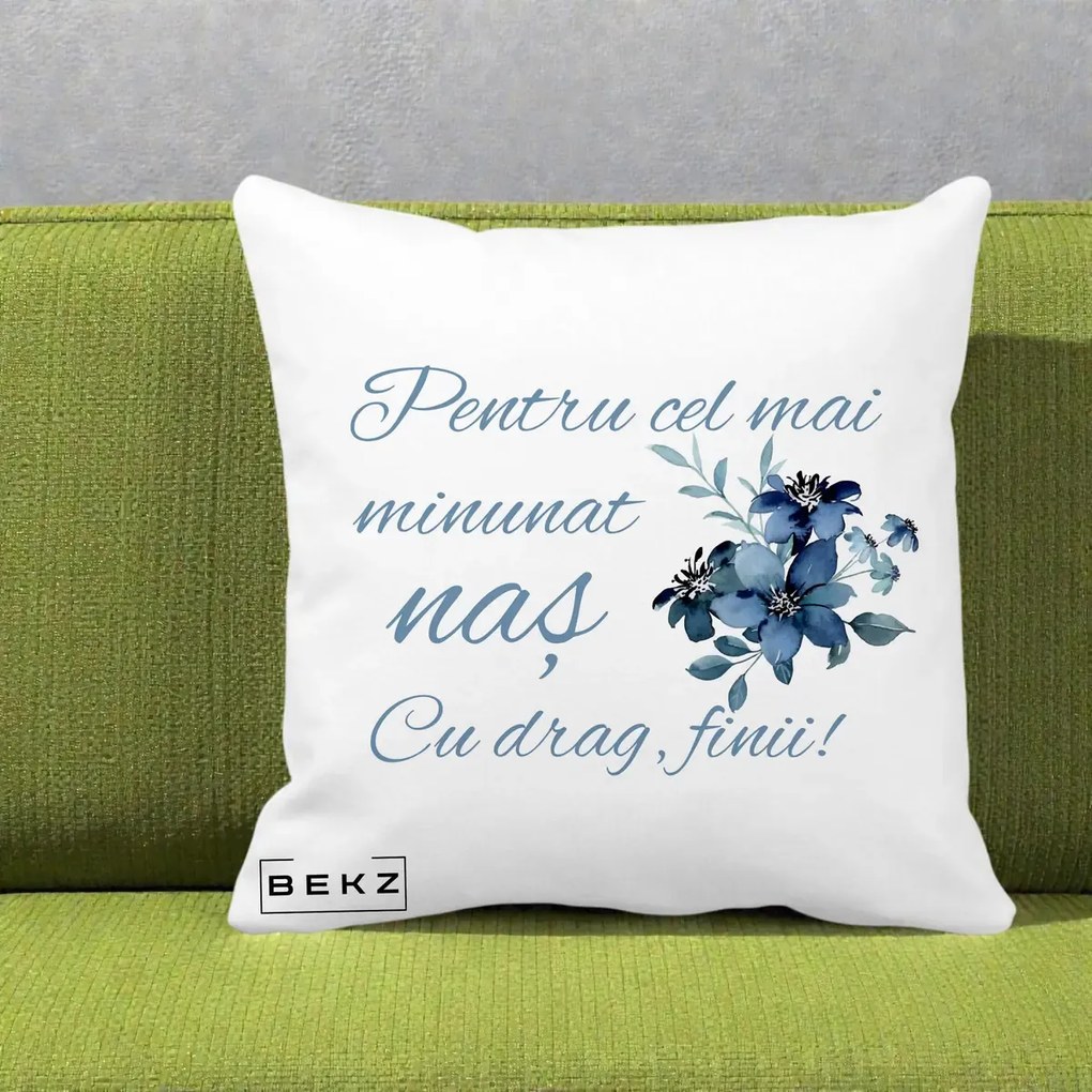 Perna personalizata nas: Pentru cel mai minunat nas, cu drag, finii, 40x40 cm cu Umplutura, Alb Mat, BEKZ