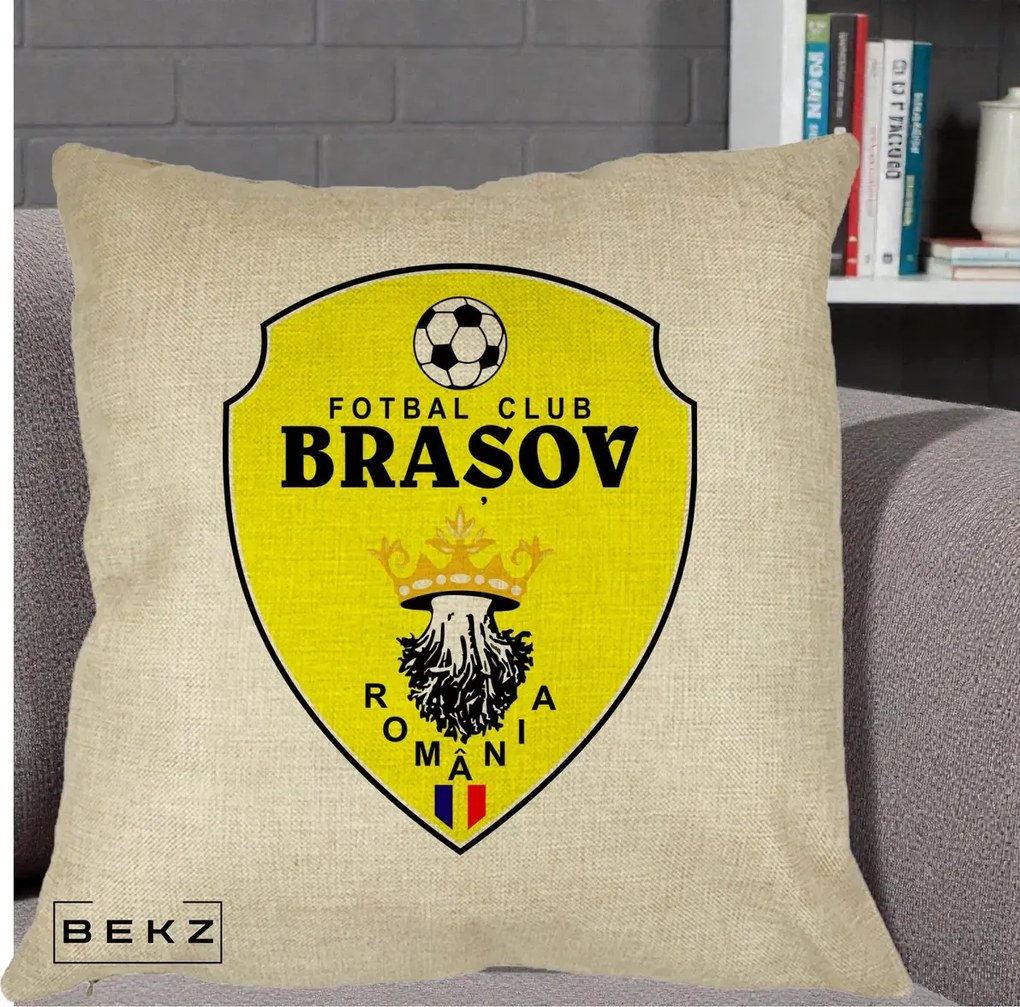 Perna Personalizata FC Brasov Fotbal Romania, 40x40 cm, Crem, Husa Detasabila, Perna Inclusa, BEKZ®