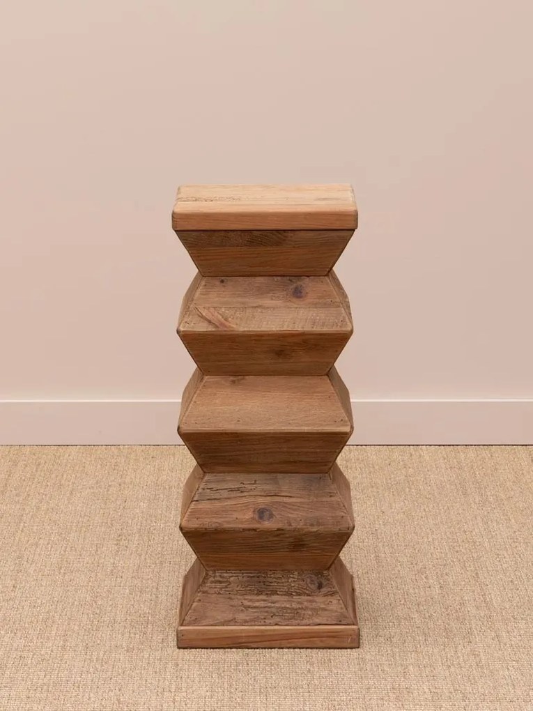 Piedestal sculptat manual din lemn vechi de pin, "Angularis"