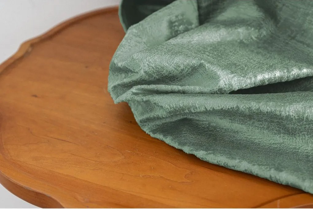 Draperie opaca LOOM VELVET 140x250 cm, verde Agatat: Inele metalice