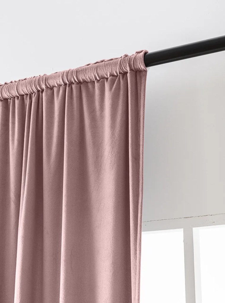 Draperie opaca violet deschis VELVET 135x250 cm Agățat: Inele metalice