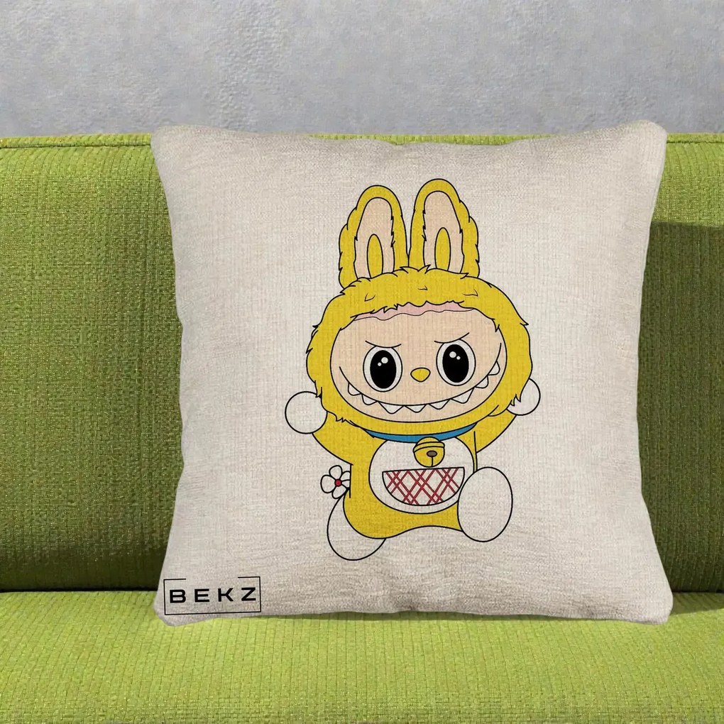Perna Personalizata Labubu Galben Doraemon, 40x40 cm, Bej Canapea, Husa Detasabila, Perna Inclusa, BEKZ®