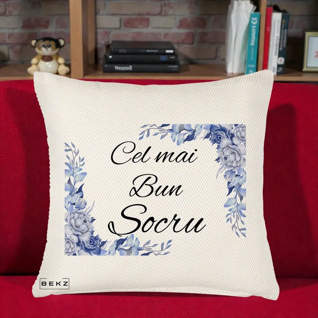 Cadou pentru Socru - Perna Personalizata Cel mai Bun Socru cu Flori Albastre Acuarela, 40x40 cm, Crem Reliefat, Husa Detasabila, Perna Inclusa, BEKZ®
