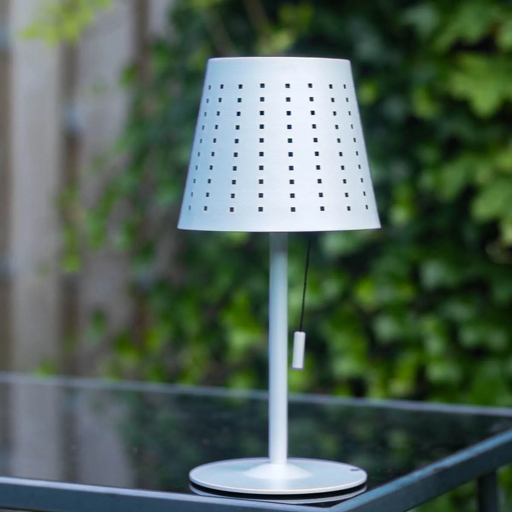 Lampă de masă de exterior albă cu LED integrat, reglabil în 3 trepte, reîncărcabilă și solară - Ferre