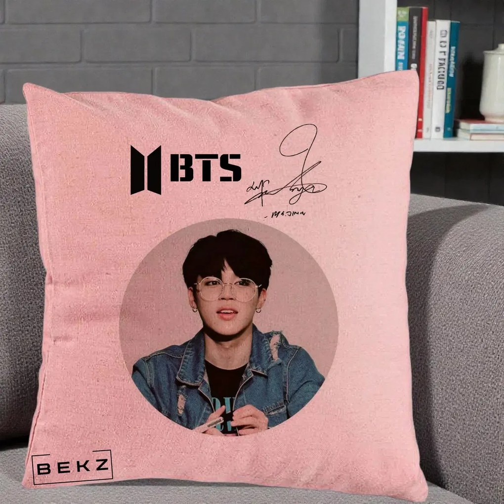 Perna Personalizata K-pop BTS Jimin Portret Cerc Autograf Geaca, 40x40 cm, Roz, Husa Detasabila, Perna Inclusa, BEKZ®