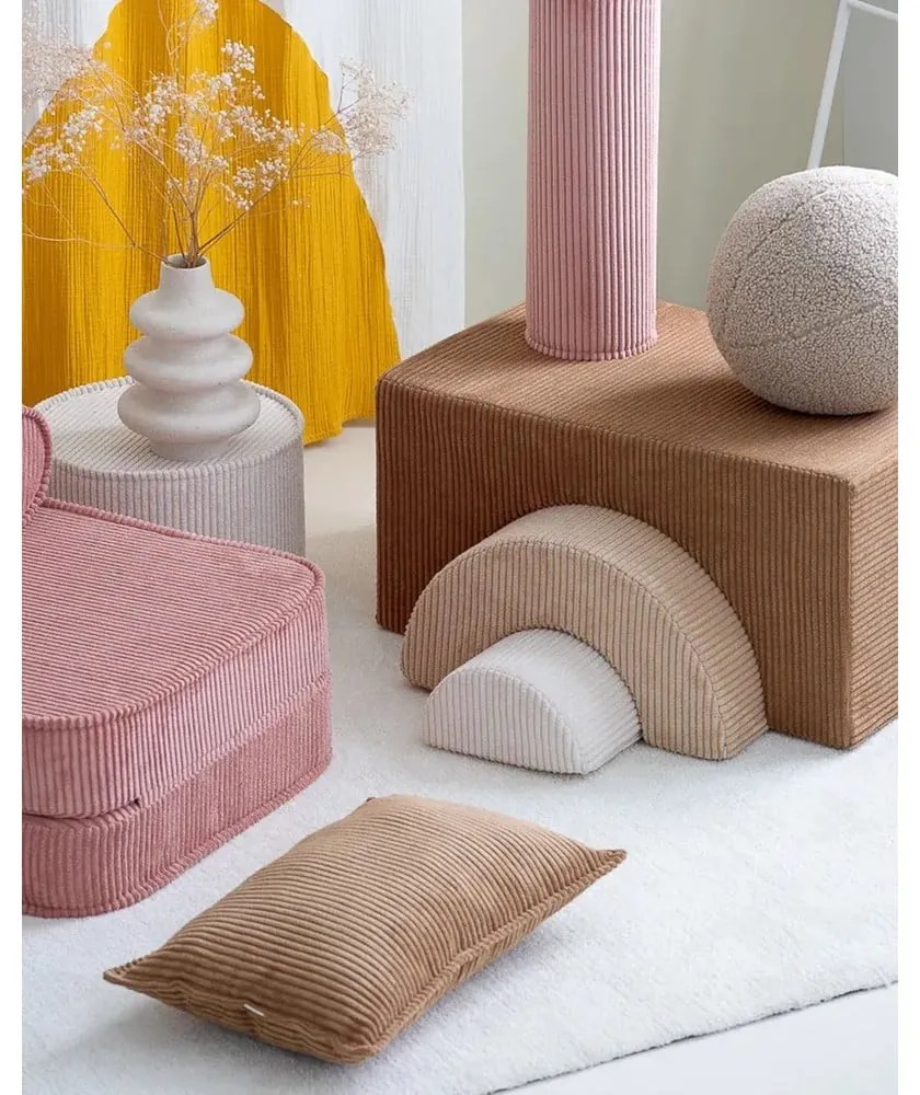 Pernă decorativă pentru copii maro cu tapițerie din catifea reiată Bolster – Wigiwama