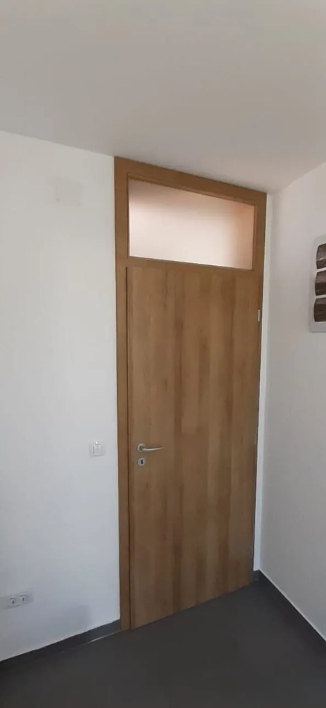 Usa de interior plina cu supralumina   luminator - Colectia Basic Stejar, Folie Decor