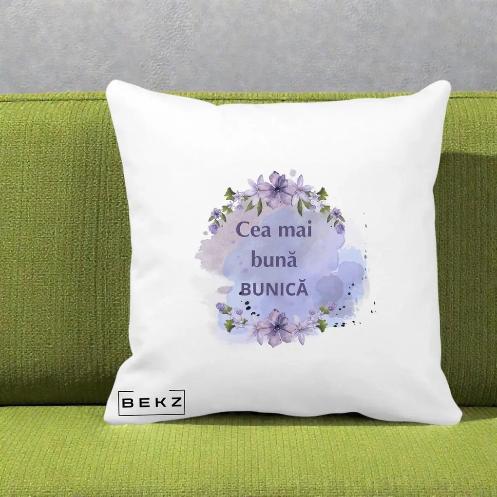 Cadou pentru Bunica - Perna Personalizata Cea Mai Buna Bunica Flori Mov Acuarela Negru, 40x40 cm, Alba Mata, Husa Detasabila, Perna Inclusa, BEKZ®