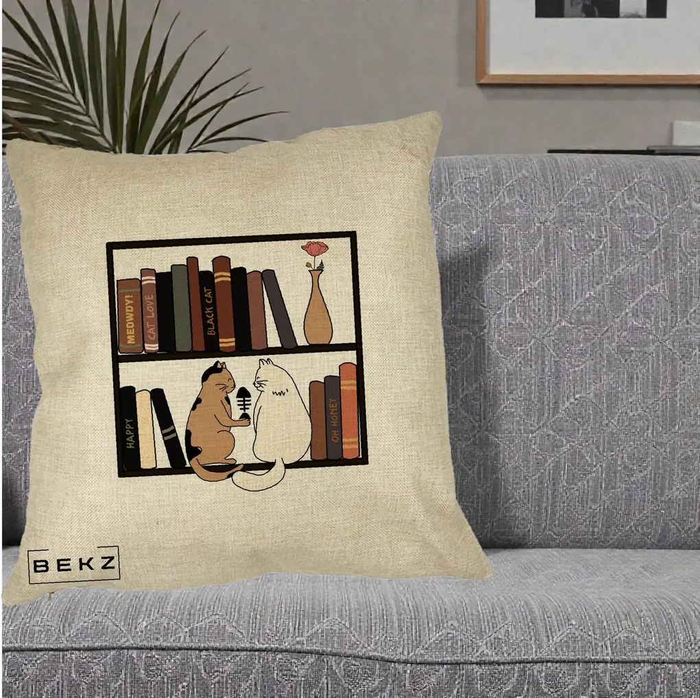 Perna Personalizata Pisici si Carti pe Raft, 40x40 cm, Crem, Husa Detasabila, Perna Inclusa, BEKZ®