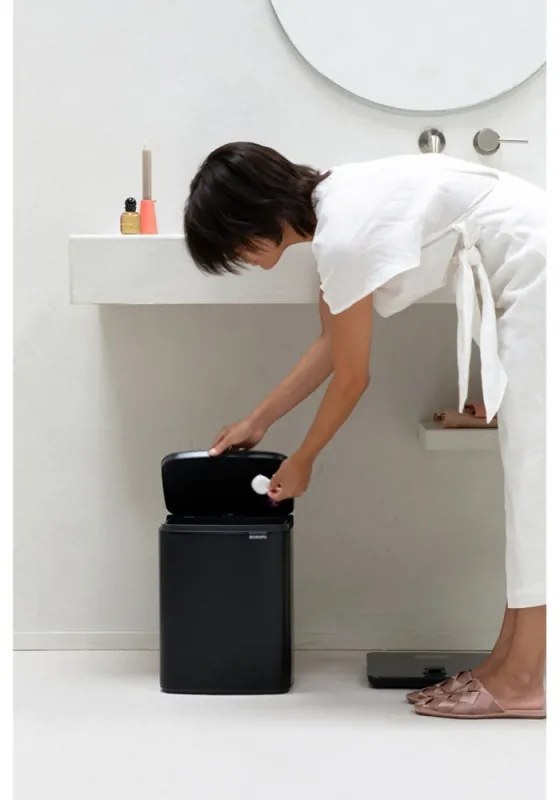 Cos de rufe Brabantia Bo Small 1006635, 12 L, Deschidere silentioasa si lina, Baza antiderapanta, Negru