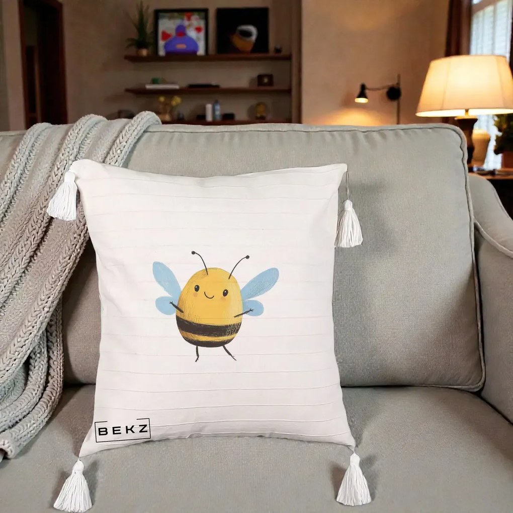 Perna Decorativa Buburuza pe Trifoi cu Patru Foi, 40x40 cm, Bej cu Franjuri, Husa Detasabila, Perna Inclusa, BEKZ®