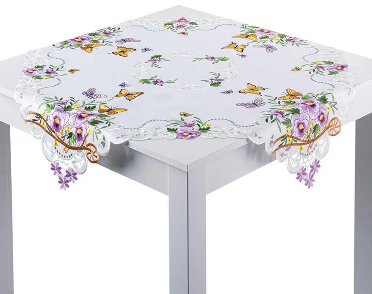 Față de masă brodată FLUTURI