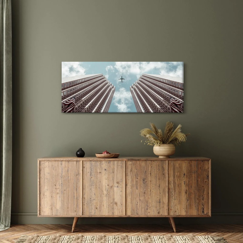 Tablou cuavion între clădiri (120x50 cm)