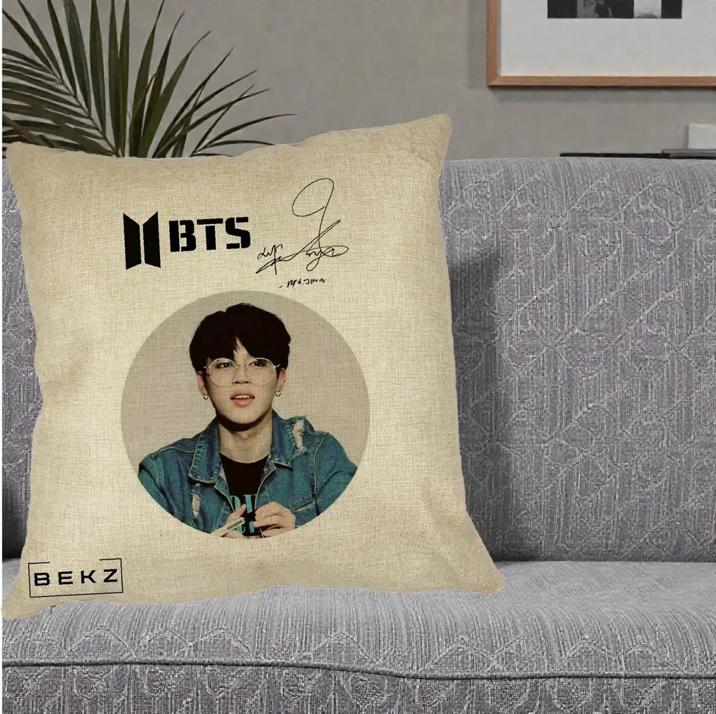 Perna Personalizata K-pop BTS Jimin Portret Cerc Autograf Geaca, 40x40 cm, Crem, Husa Detasabila, Perna Inclusa, BEKZ®