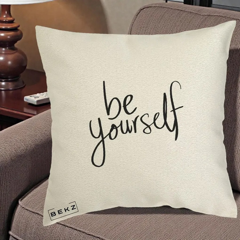 Perna Decorativa Be Yourself Caligrafie Neagra, 40x40 cm, Ecru, Husa Detasabila, Perna Inclusa, BEKZ®