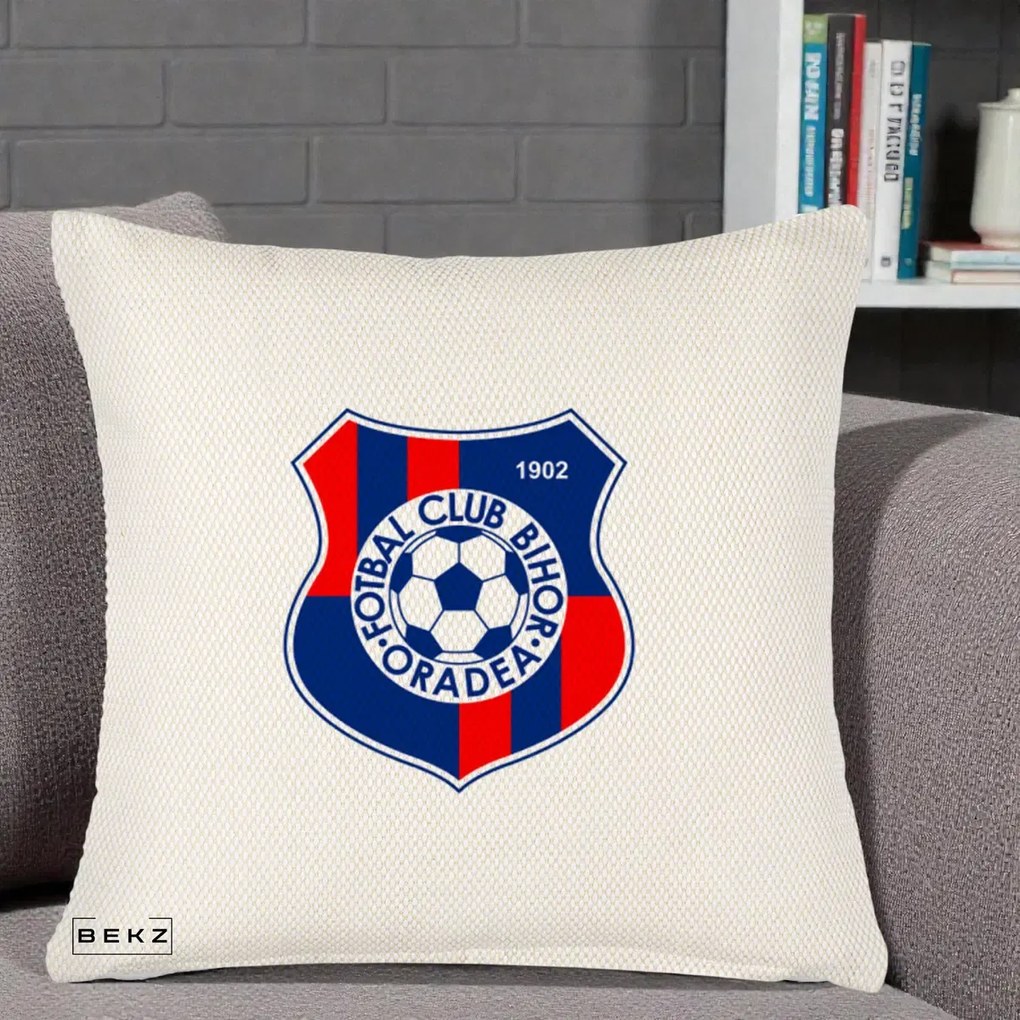 Perna Personalizata FC Bihor Oradea 1902 Fotbal, 40x40 cm, Crem Reliefat, Husa Detasabila, Perna Inclusa, BEKZ®