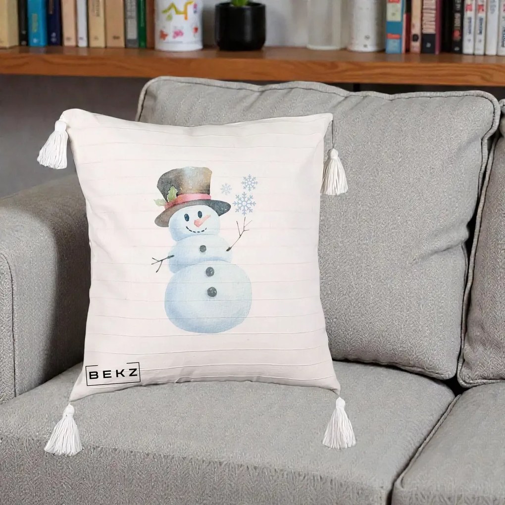 Perna Decorativa Om de Zapada cu Joben si Vasc, 40x40 cm, Bej cu Franjuri, Husa Detasabila, Perna Inclusa, BEKZ®