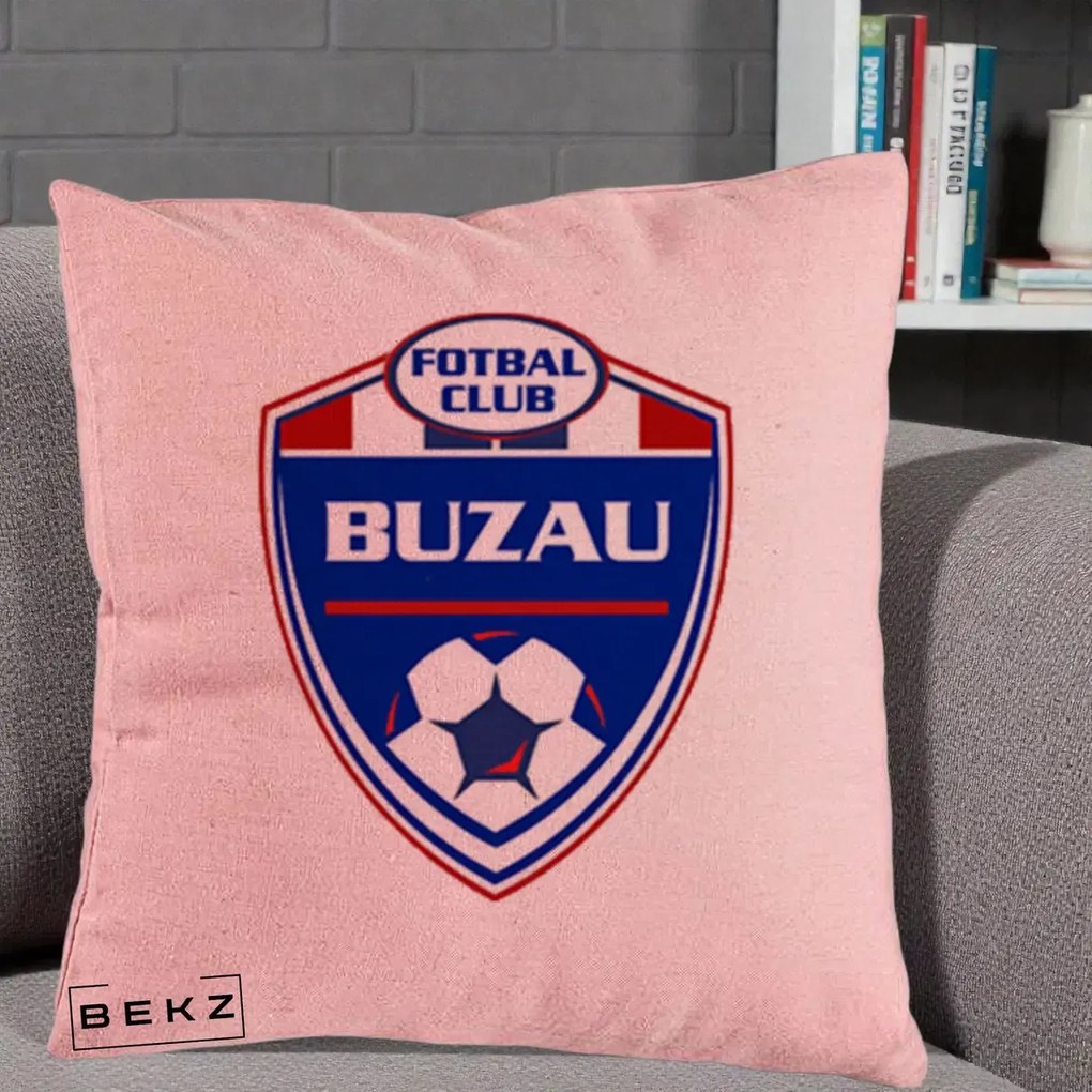 Perna Personalizata FC Buzau Fotbal, 40x40 cm, Roz, Husa Detasabila, Perna Inclusa, BEKZ®